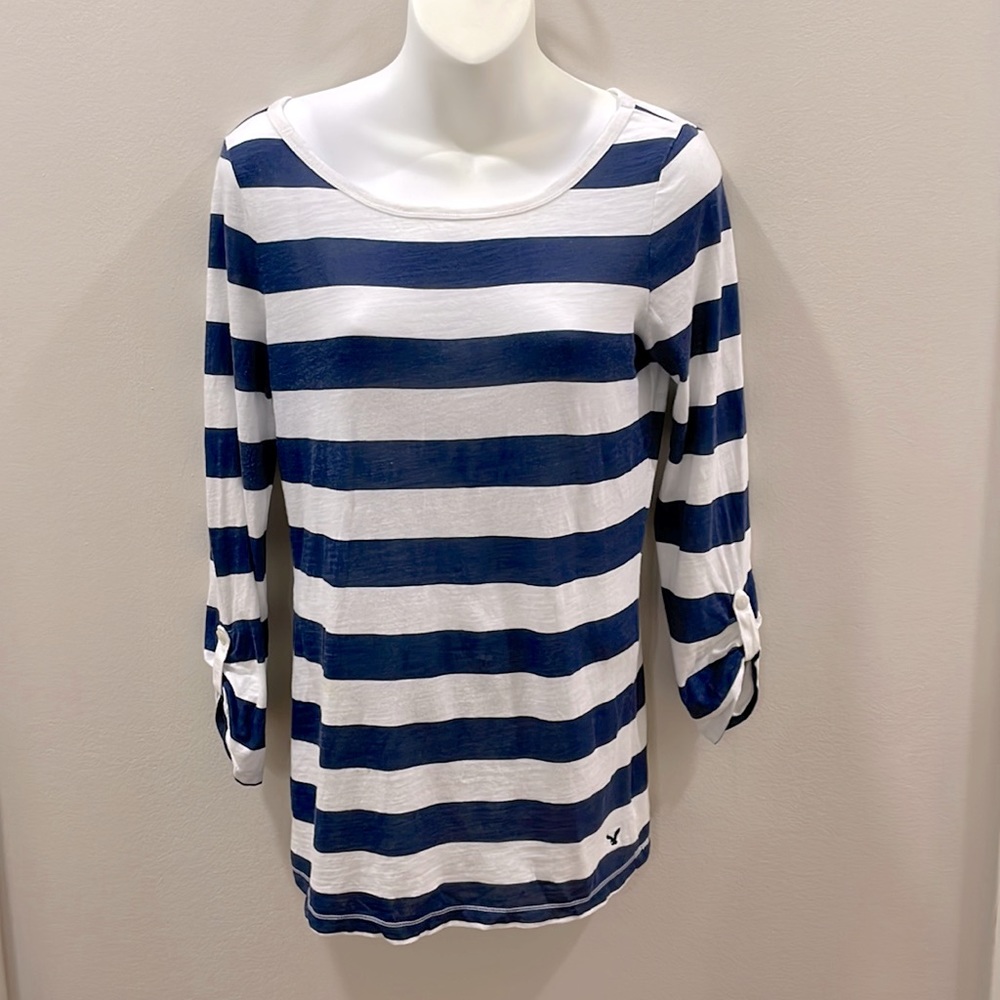 American Eagle -Navy & White T-shirt -Size M